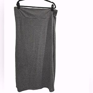 Black grey striped maxi long skirt with ruched side XXL